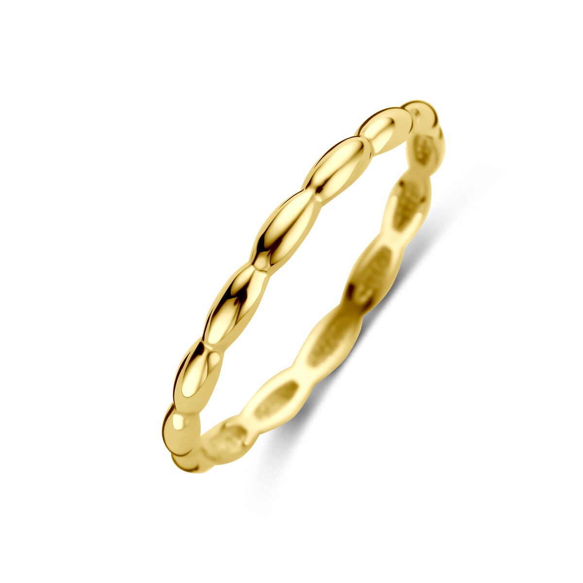 Gouden damesring van 14k geelgoud met een golvende, verfijnde structuur.