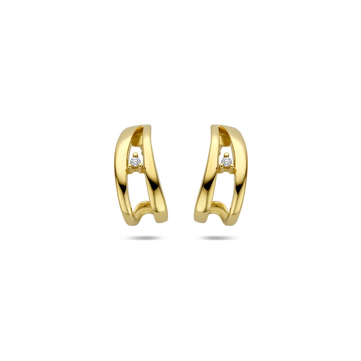Gouden stekeroorringen van 14k geelgoud met een kleine diamant in het ontwerp.