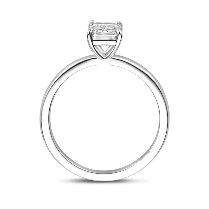 Zilveren solitaire ring met emerald-cut zirkonia