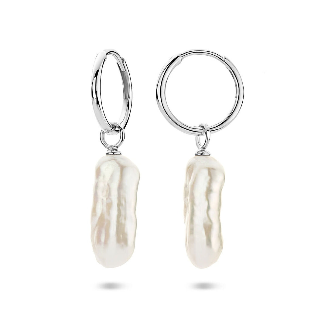 Zilveren oorringen met parel – gerhodineerd