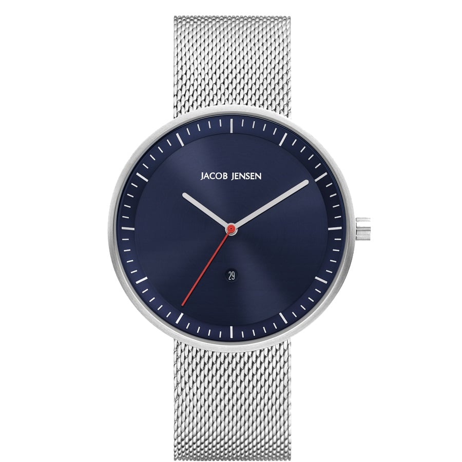 Zilveren horloge met blauwe wijzerplaat, mesh-band en rode secondewijzer.