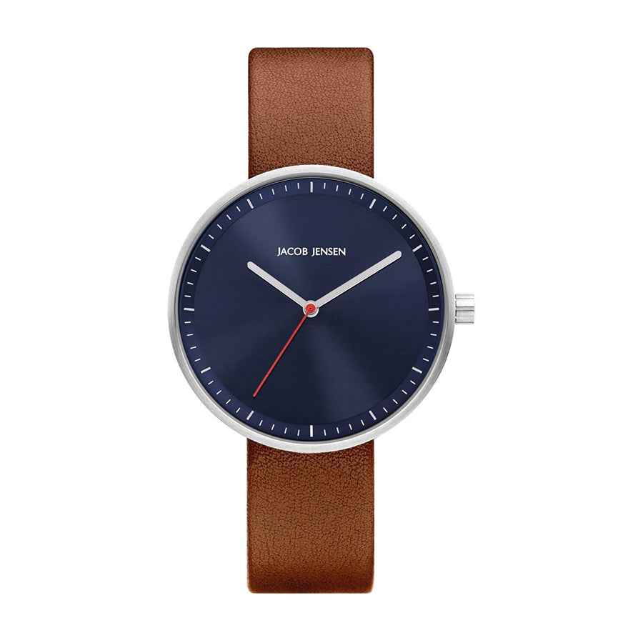 Zilveren horloge met een blauwe wijzerplaat en een bruine leren band.
