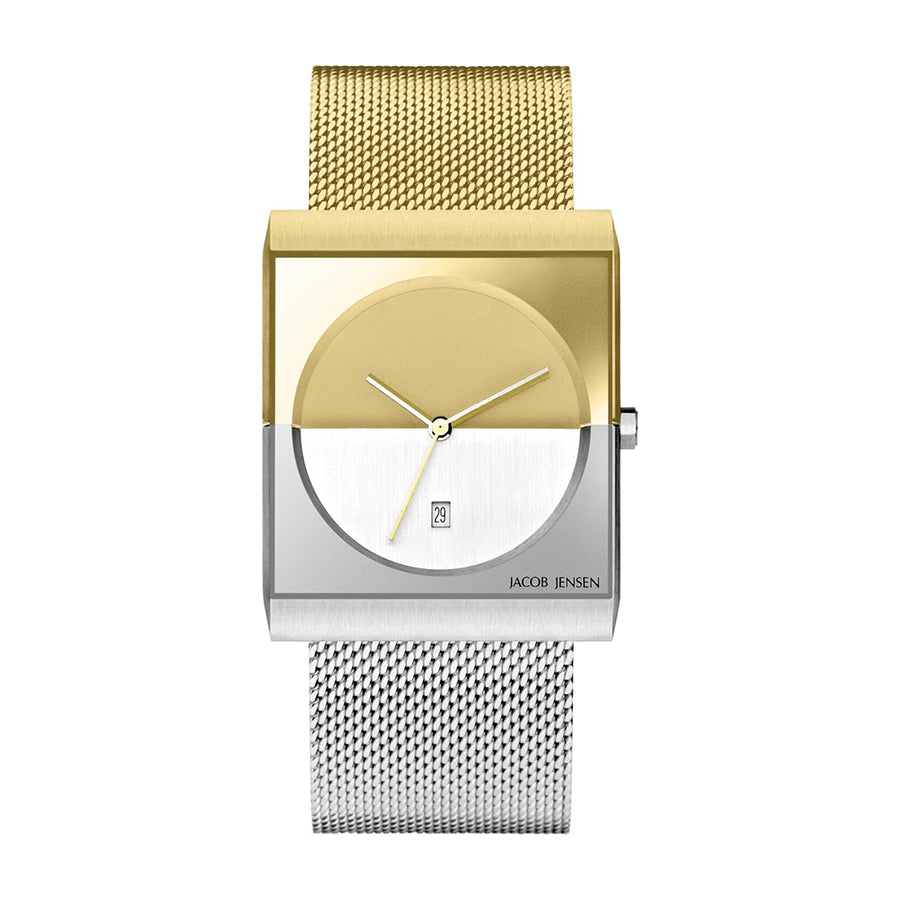 Gouden en zilveren horloge met vierkante kast, mesh-band en een minimalistische wijzerplaat met een halve cirkel.