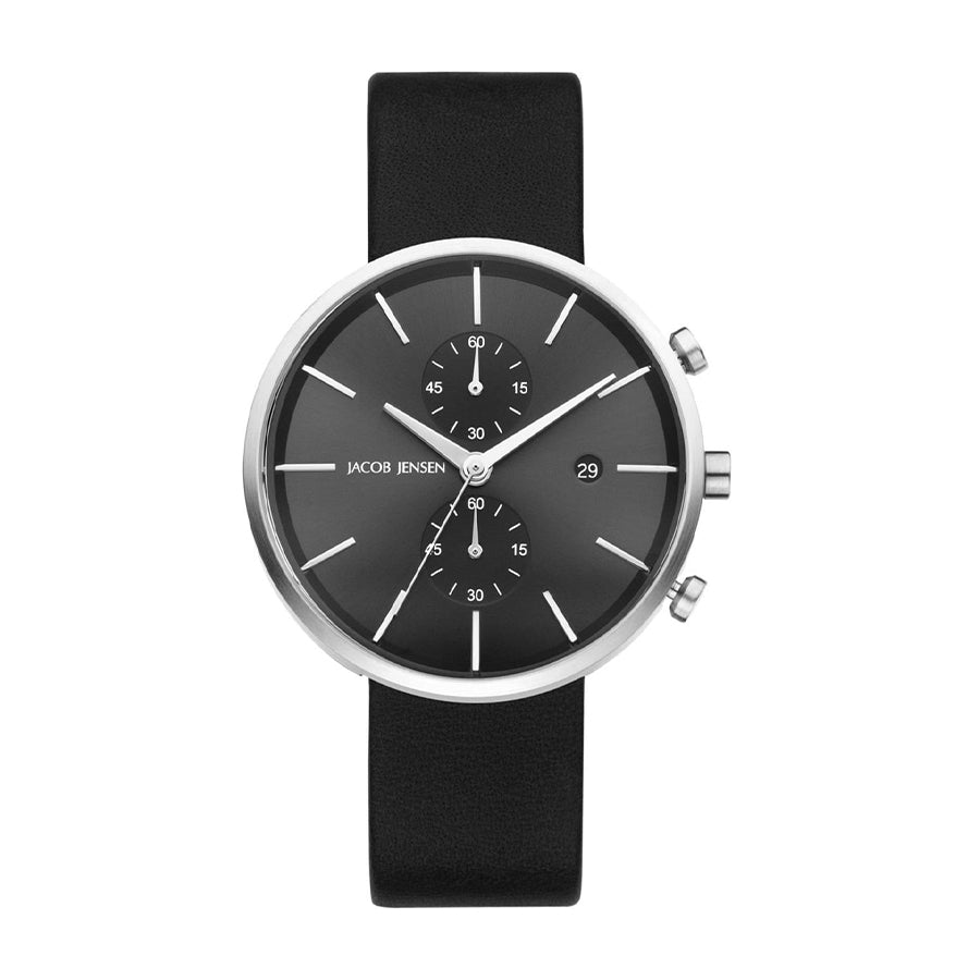 Zwart horloge met ronde wijzerplaat, zilveren wijzers en chronograaffunctie op een zwarte band.