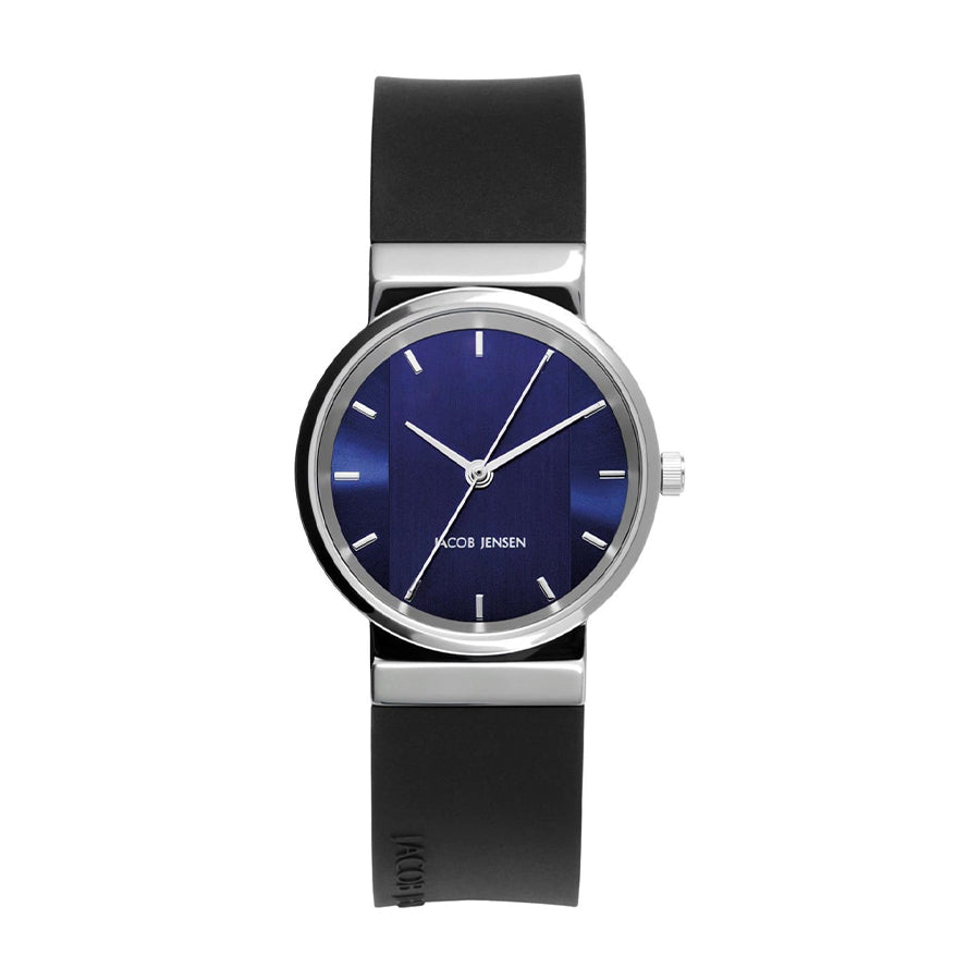 Zwart rubberen horloge met een ronde zilveren kast en een blauwe wijzerplaat.