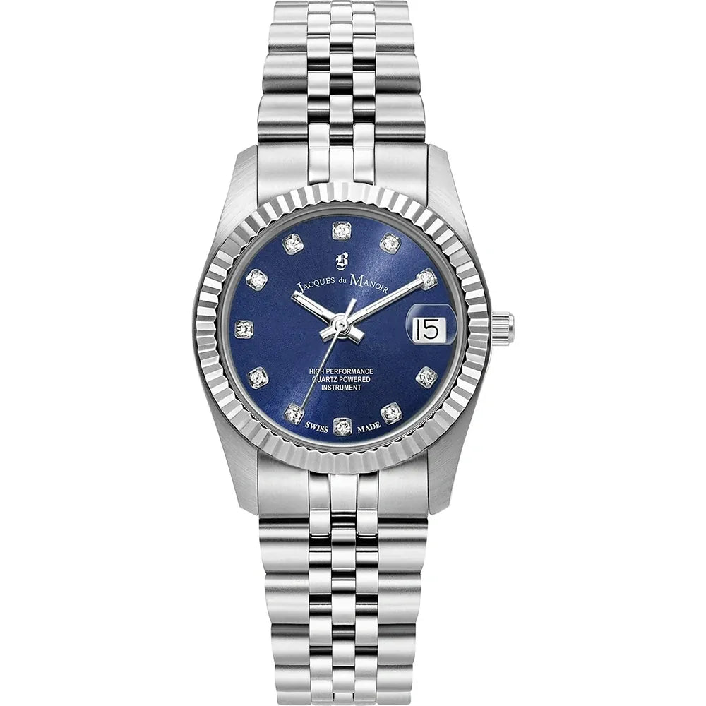 Zilveren horloge met blauwe wijzerplaat, diamantaccenten en een schakelband.