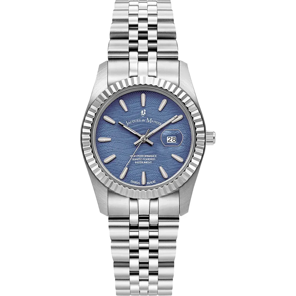 Zilveren horloge met blauwe wijzerplaat, datumweergave en een schakelband.