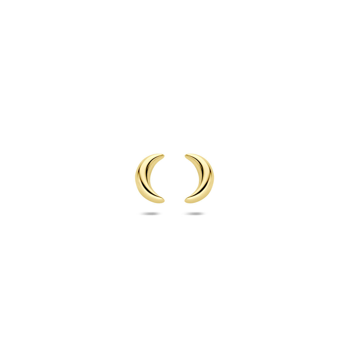 Een paar 6 mm 14K geelgouden oorknoppen in maanvorm van de Van der Kooij Collectie, gepresenteerd tegen een witte achtergrond-de perfecte keuze voor liefhebbers van elegante dames oorbellen.