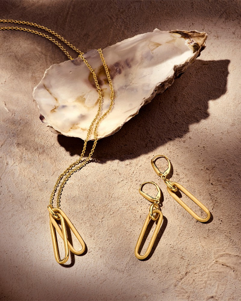 Opvallende Geelgouden Oorhangers met Gematteerd Gouden Elementen – 14-Karaat Luxe voor Dames