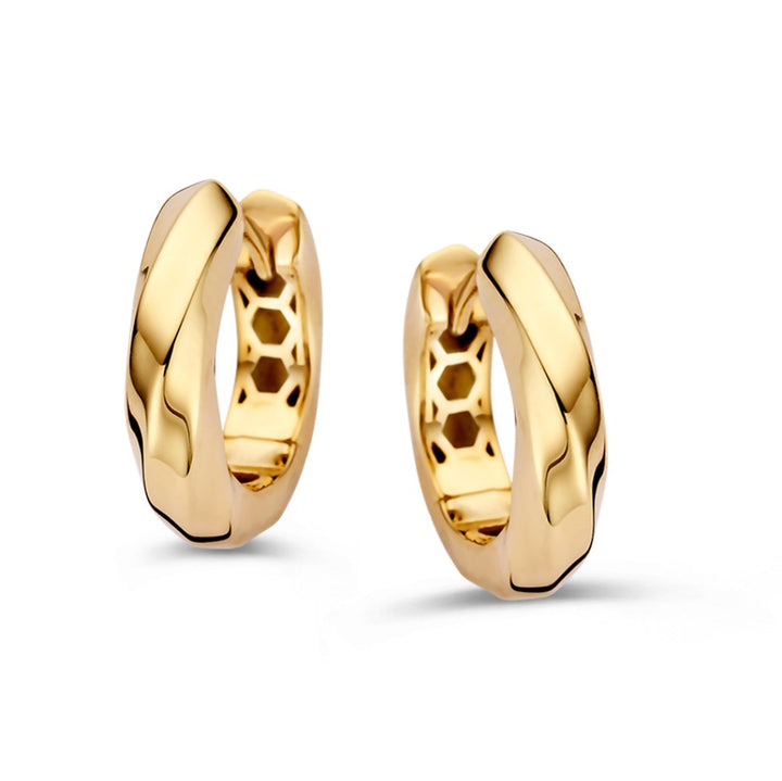 Geelgouden Oorringen met Gedraaide Band – Tijdloze Elegantie