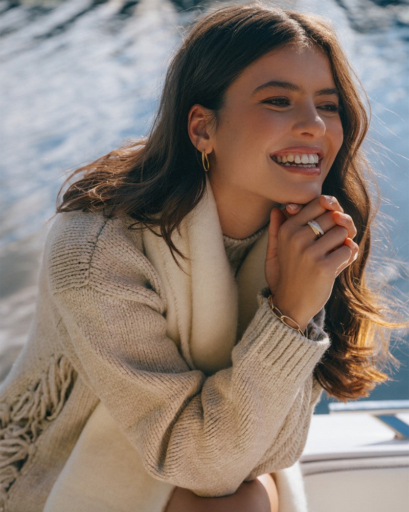 Opvallende Geelgouden Oorringen met Speelse Twist – 14 Karaat Goud