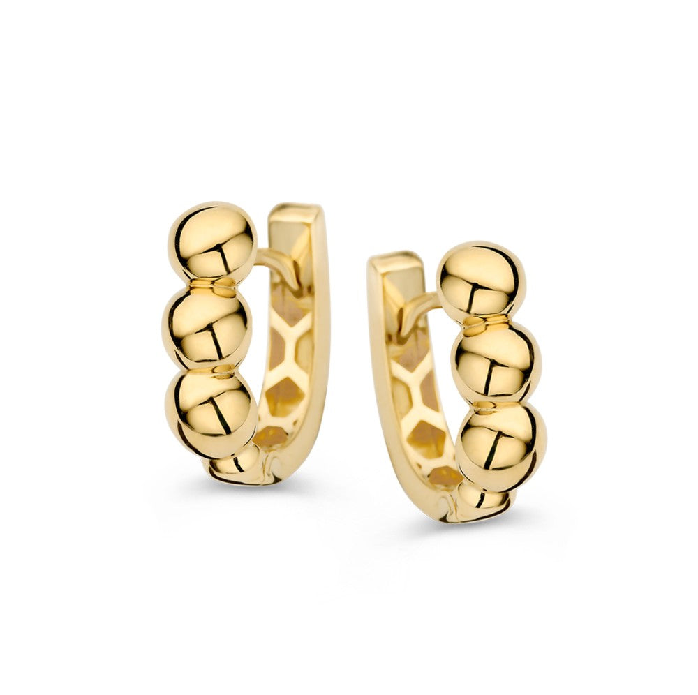 Geelgouden oorringen met een design van vier bolletjes aan de voorkant.