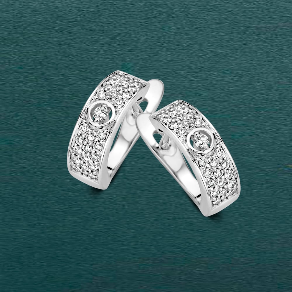Witgouden Oorringen met Diamanten – Subtiele Luxe in Iedere Schittering 0,22 crt.