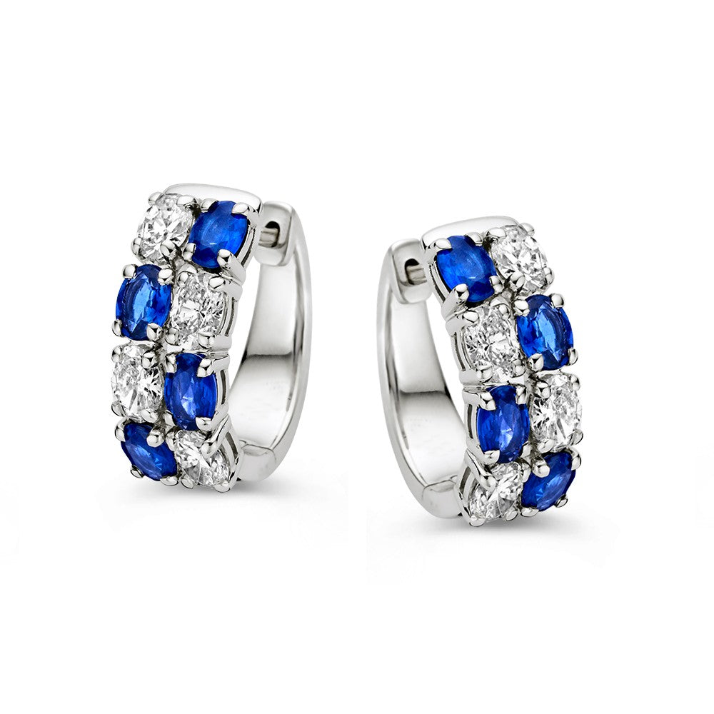 Witgouden oorringen met ovaal geslepen blauwe saffieren en diamanten – 1,60 crt saffier, 1,20 crt diamant