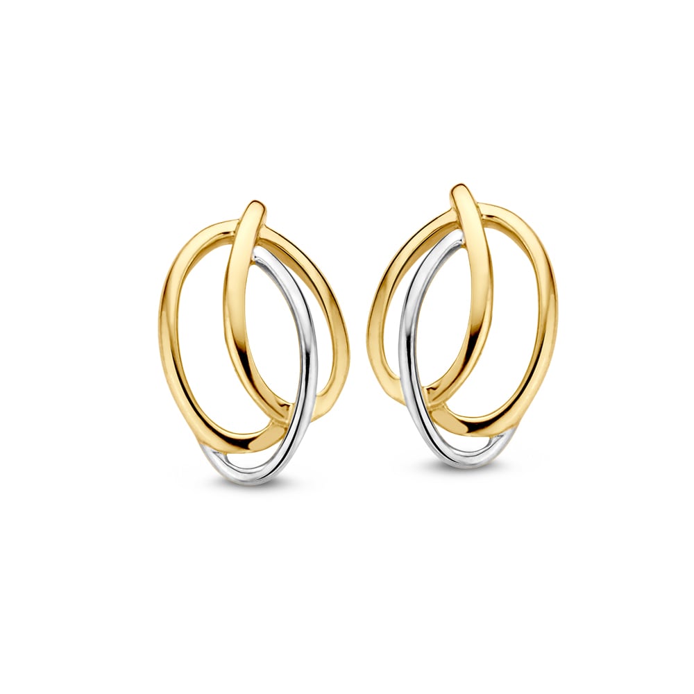 Bicolor gouden oorstekers met een combinatie van geel en wit goud in een moderne, overlappende ringvorm.