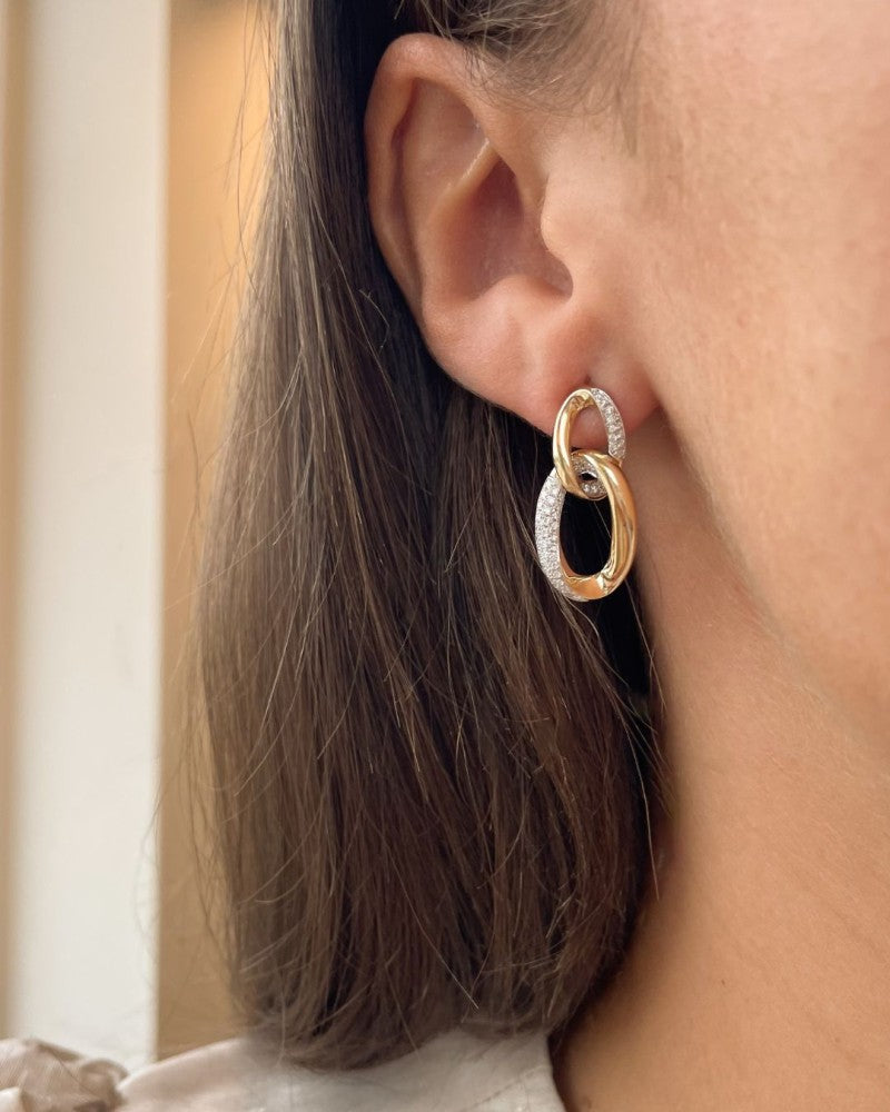 Luxe Geelgouden Oorbellen met Diamanten – Elegantie en Schittering in Één