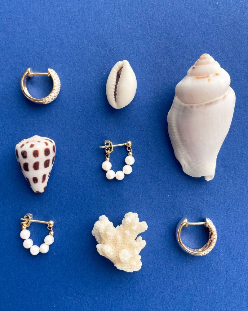 Gouden Oorstekers met Parelketting 14 Karaat