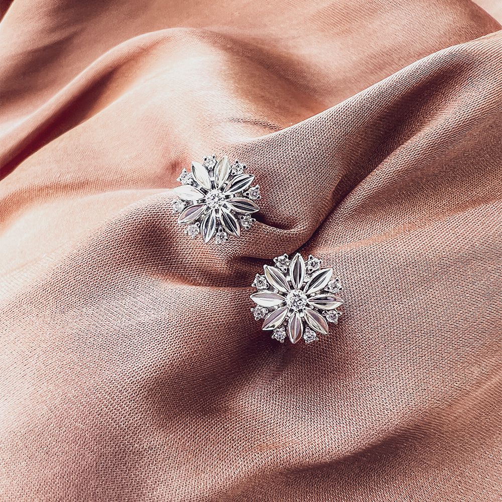 Witgouden Oorstekers met Diamant – 14 Karaat, Briljantslijpsel, Subtiele Luxe