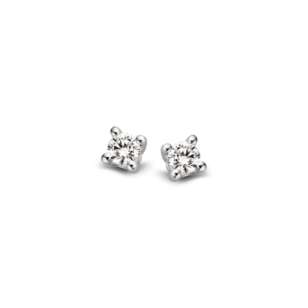 Witgouden oorknoppen met twee 0,05ct briljant diamanten, eenvoudig en tijdloos ontwerp.