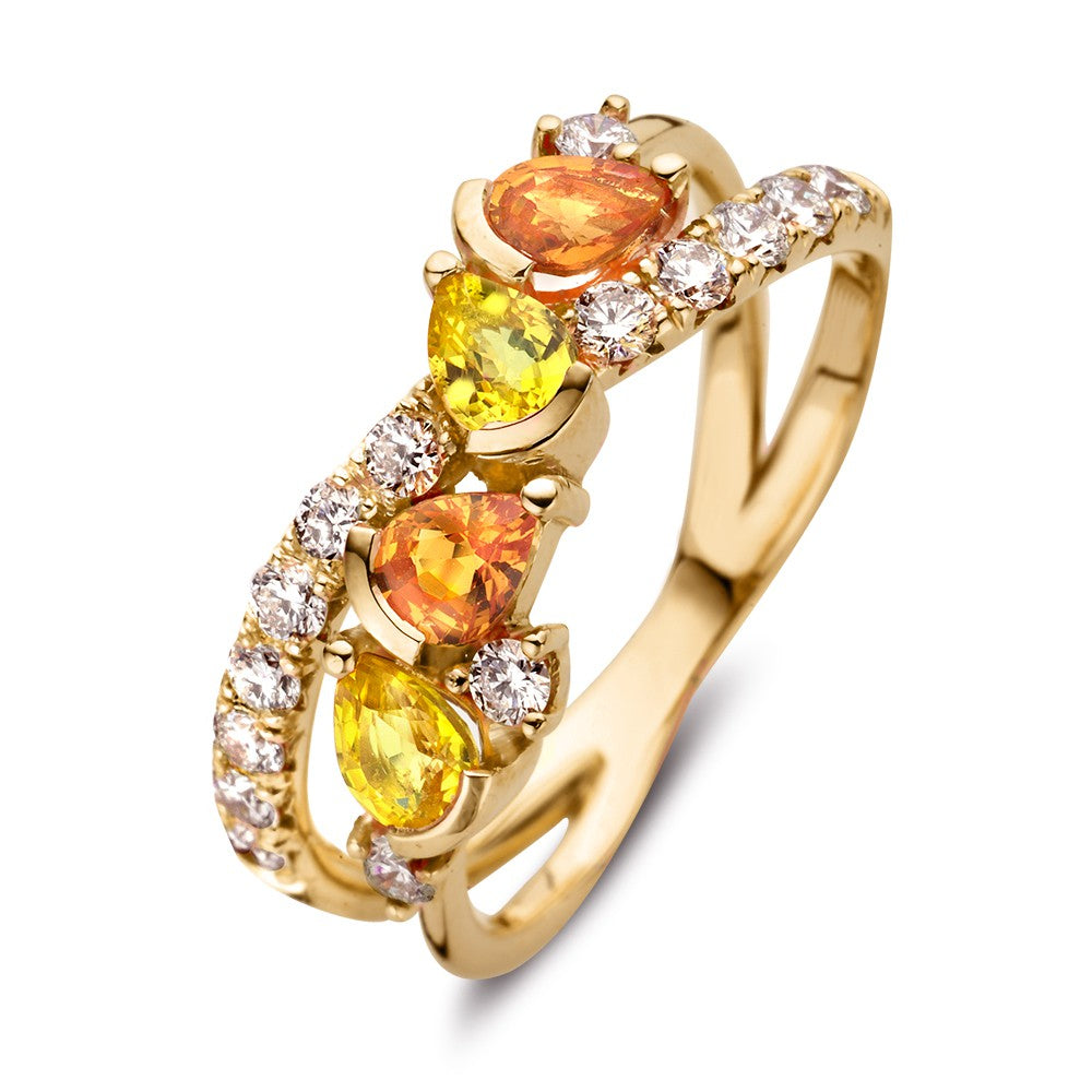 Geelgouden ring met drie peervormige oranje en gele saffieren, omringd door diamanten.