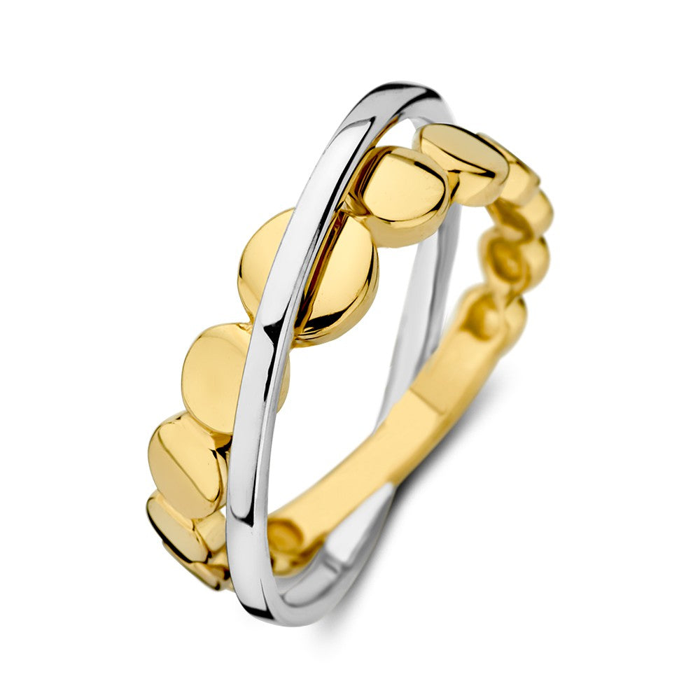 Bicolor ring van 14-karaat wit- en geelgoud met twee gekruiste banen en een gladde afwerking.