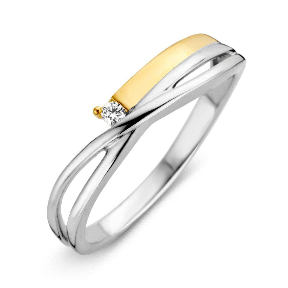De 14-Karaats Bicolor Gouden Damesring met Briljant Geslepen Diamant van Excellent Jewelry heeft een gedraaide zilveren band, gouden accent bovenop en een kleine ronde briljant geslepen diamant waar goud en zilver elkaar ontmoeten.