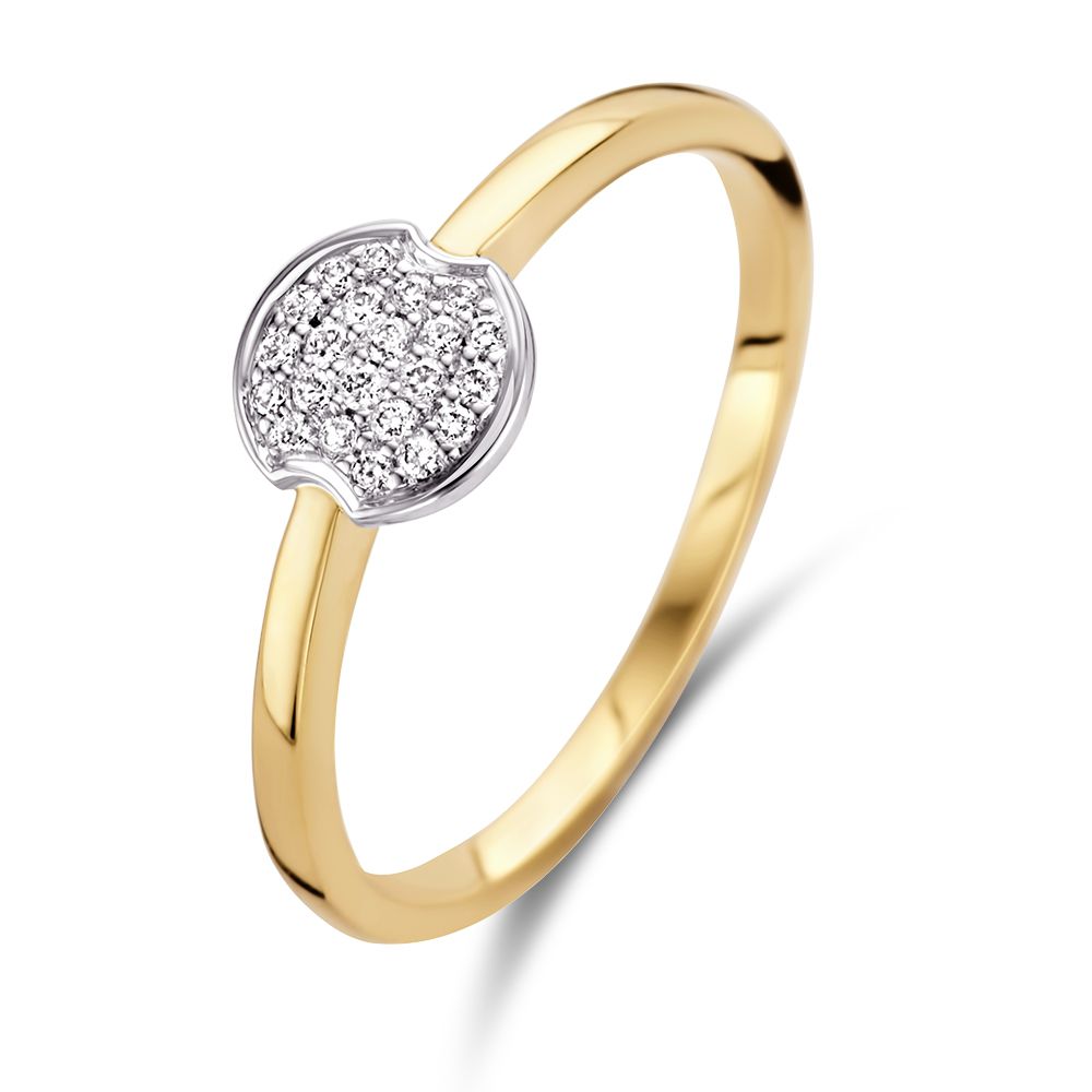 Gouden ring met een witgouden pavégezette schijf en sprankelende diamanten.