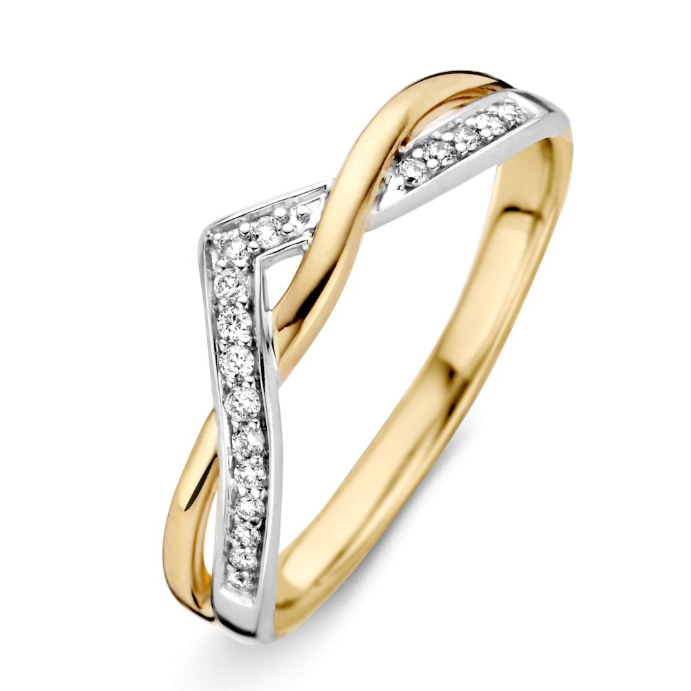 Bicolor ring met een twist, uitgevoerd in goud en zilver, versierd met briljant van 0.10 crt.