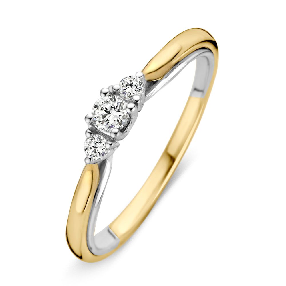De Excellent Jewelry Bicolor Geel- en Witgouden Ring met Briljant 0.19 crt. combineert 14 karaat goud en zilver en schittert met drie briljant geslepen diamanten in het midden.