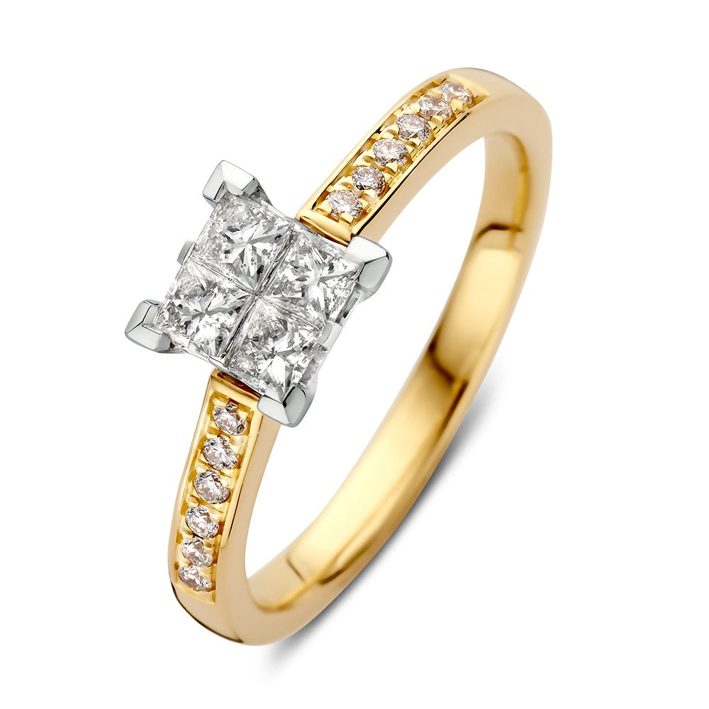 Bicolor ring van geel goud met een briljant van 0,50 crt en kleine steentjes aan de zijkanten.