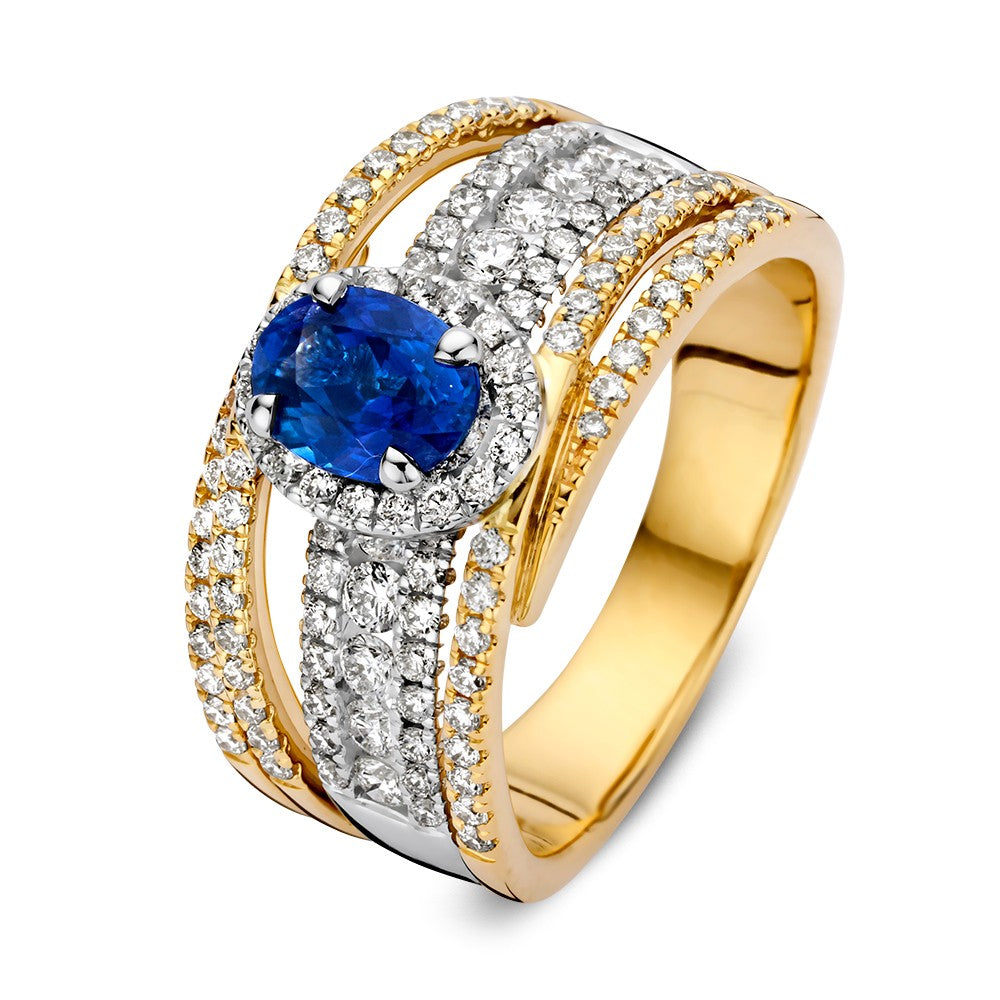 Gouden ring met koningsblauwe ovale saffier, omringd door diamanten in een golvende zetting.