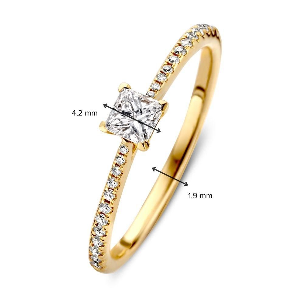 Verfijnde Geelgouden Damesring met Princess Geslepen Diamant en Diamant Band – 0.38 crt, 14kt Goud, H/SI-1 Kwaliteit, Tijdloos Design