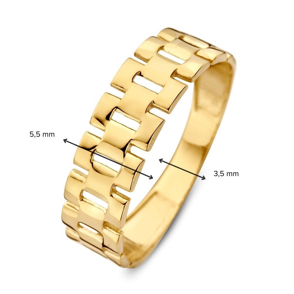 De Geelgouden Ring met Rolexschakel van Excellent Jewelry is gemaakt van 14 karaat goud en heeft een geometrisch schakeldesign, 5,5 mm breed over het patroon en 3,5 mm op het smalste deel van de band.