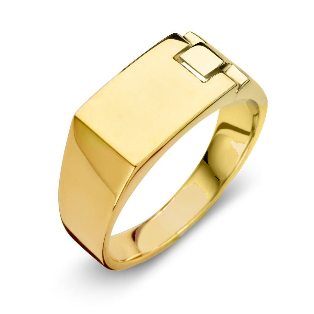 De Robuuste Geelgouden Herenring van Excellent Jewelry is gemaakt van 14 karaat goud en heeft een rechthoekige, vlakke bovenzijde met een klein opstaand vierkant detail voor tijdloze elegantie.
