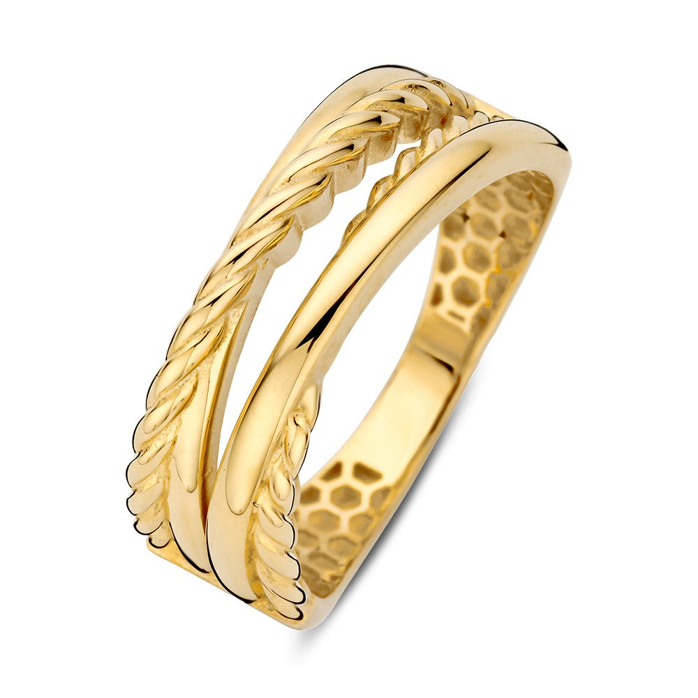 Geelgouden ring met een gedraaid ontwerp en een gestructureerde binnenkant.