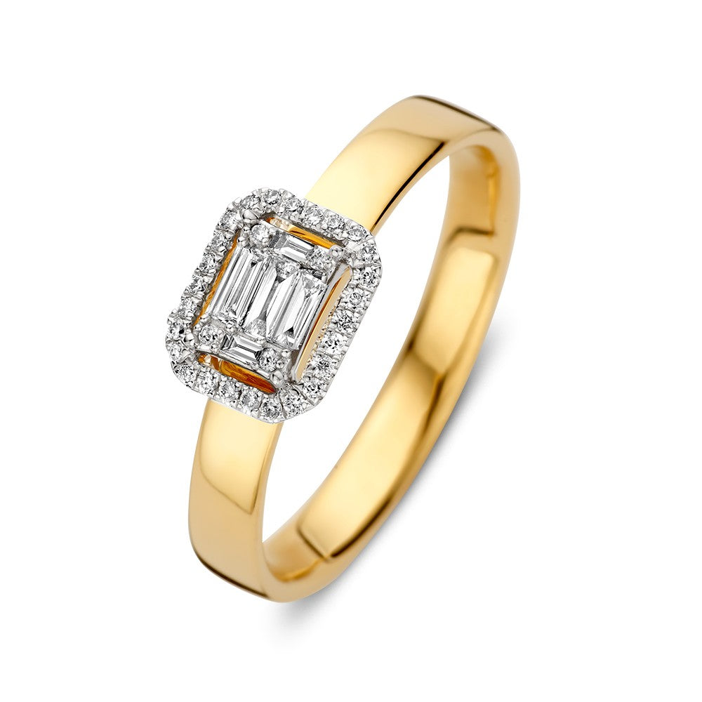 Bicolor gouden ring met een rechthoekige baguette diamant en briljanten in een onzichtbare zetting.