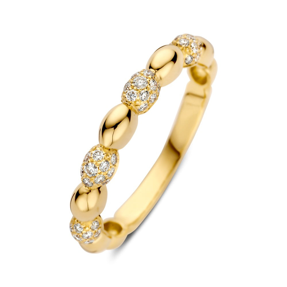 Geelgouden ring met briljanten van 0,27 karaat, afgewerkt met een tijdloos design en een gladde band.
