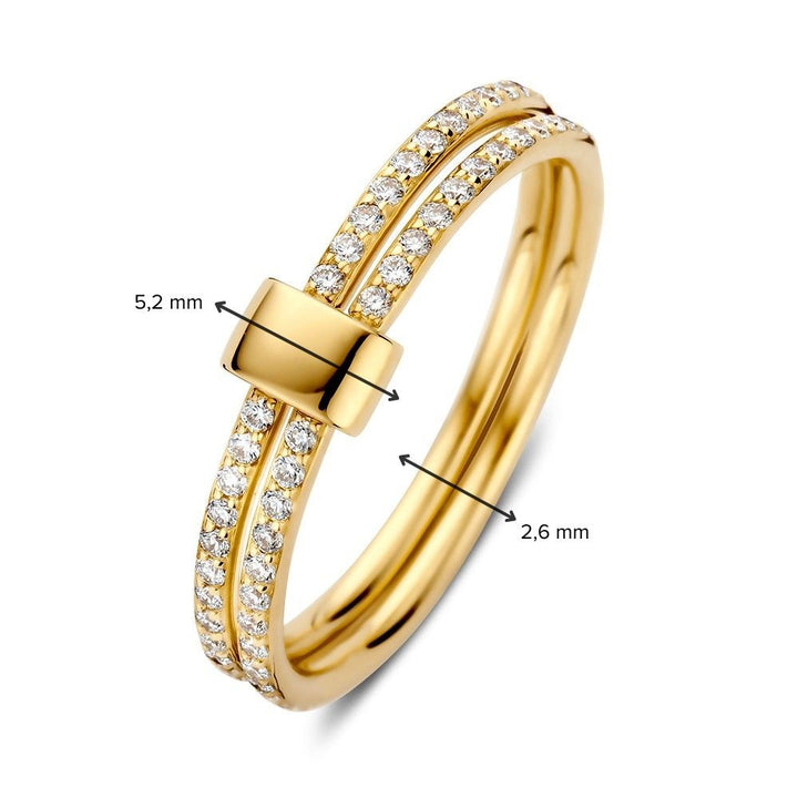 De Geelgouden Ring met Fonkelende Diamant van Excellent Jewelry is gemaakt van 14 karaat goud en bevat 0,28 karaat diamanten. Het rechthoekige accent meet 5,2 mm en de ringband is 2,6 mm breed. Een stralend sieraad!.