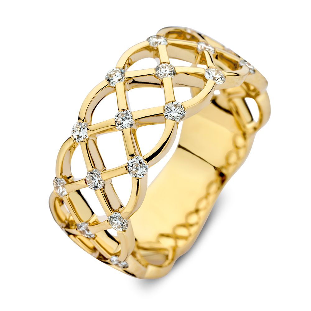 De Prachtige Geelgouden Ring in Geweven Design van Excellent Jewelry is bezet met fonkelende diamanten van in totaal 0,46 crt, met een open raster van elkaar kruisende banden voor een verfijnde look.