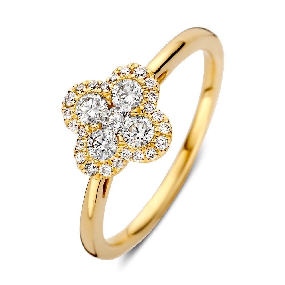 Geelgouden ring met drie briljanten van 0,48 crt, omringd door kleinere steentjes in bloemvorm.
