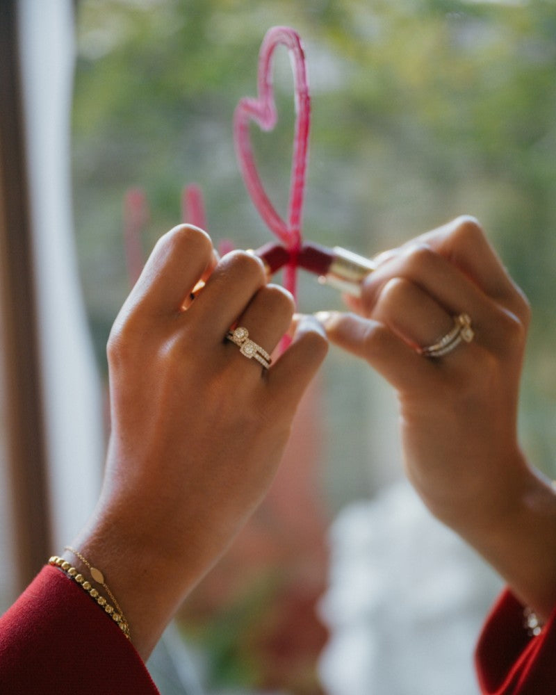 Schitterende Geelgouden Diamanten Ring met Briljant in Entourage Zetting – 14 Karaat0.50 crt.