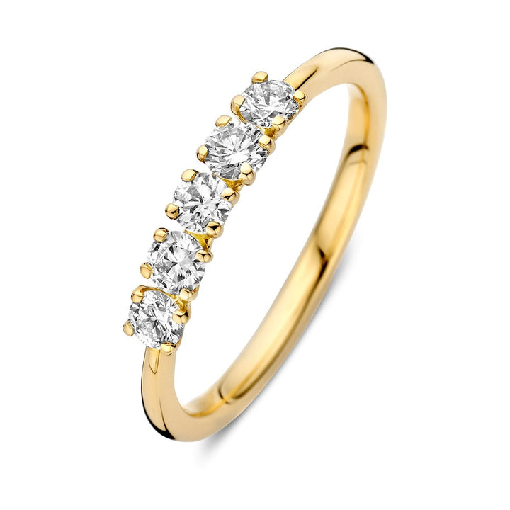 De Ring geelgoud briljant 0,50 crt. van Excellent Jewelry straalt met vijf ronde diamanten op een rij in het schitterende 14 karaat goud, elegant gepresenteerd tegen een witte achtergrond.
