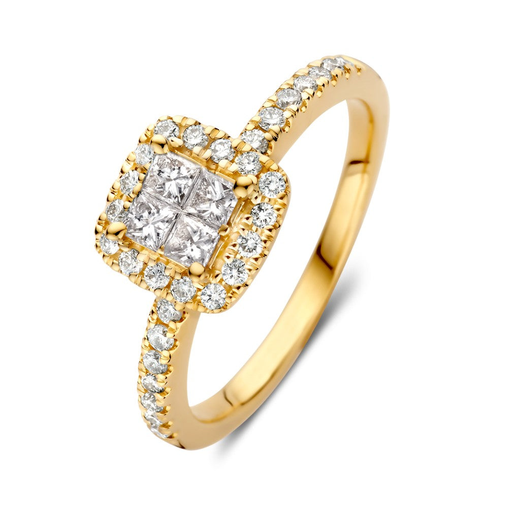 Geelgouden ring met een centrale vierkante briljant en omliggende steentjes.