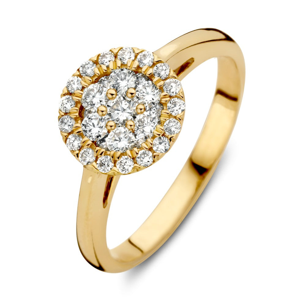 Geelgouden entourage ring met diamanten in dubbele halo, 14 karaat, met een centrale diamant omringd door kleinere diamanten.