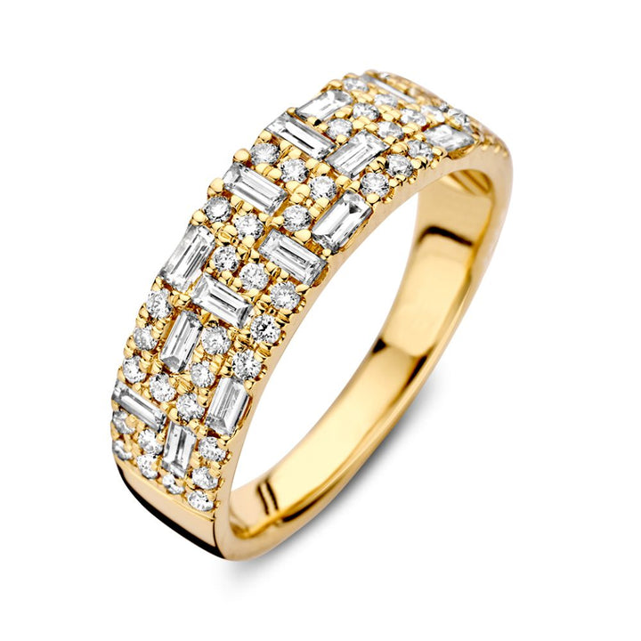 Elegant Yellow Gold Ring with Brilliant and Baguette Cut Diamonds 0.94 crt.