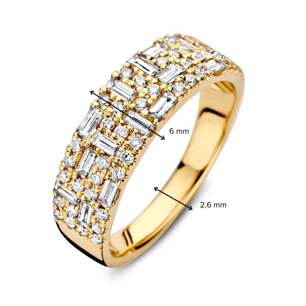 Elegant Yellow Gold Ring with Brilliant and Baguette Cut Diamonds 0.94 crt.