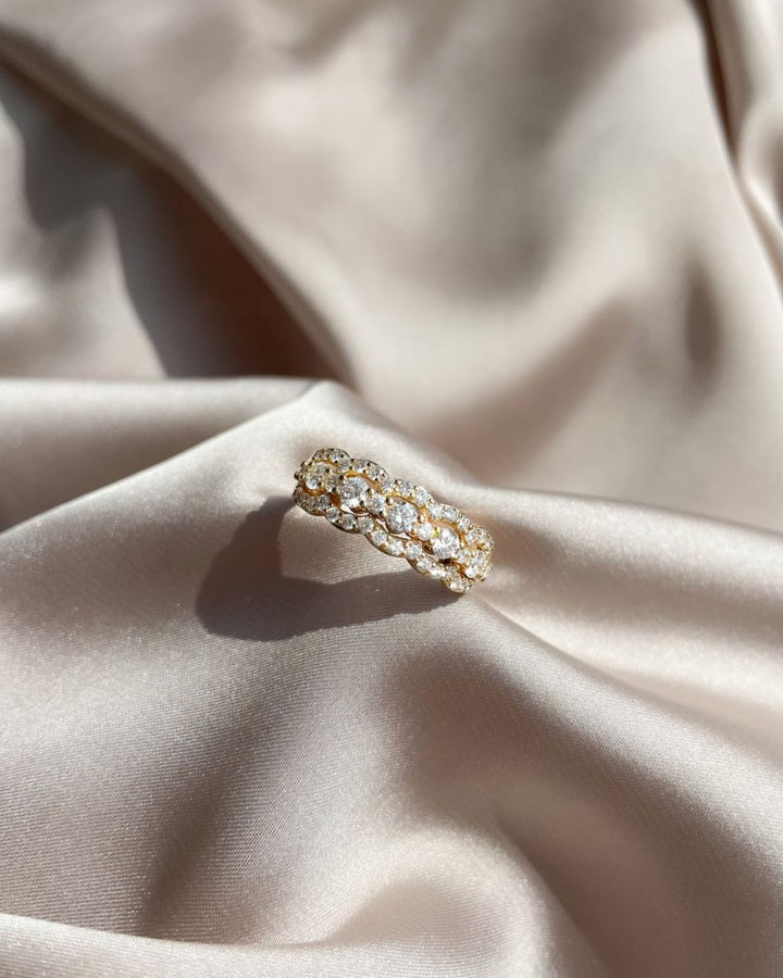 Romantic 14kt Yellow Gold Diamond Ring with Wavy Design 1.00 crt.