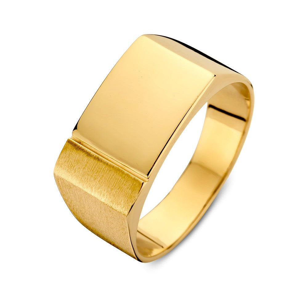 Geelgouden ring met gematteerde en gepolijste afwerking, brede band en stoere uitstraling.