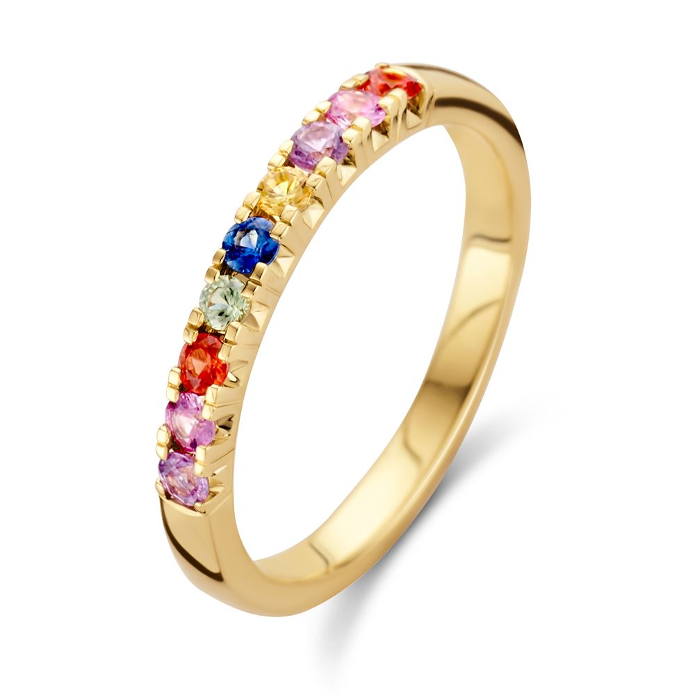Geelgouden ring met een strakke chatonzetting, versierd met een reeks regenboog saffieren.