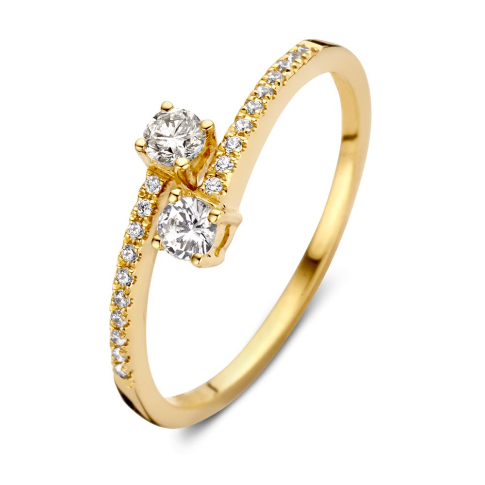 Geelgouden ring met dubbele band, versierd met twee zirkonia's en een rij kleinere zirkonia's.